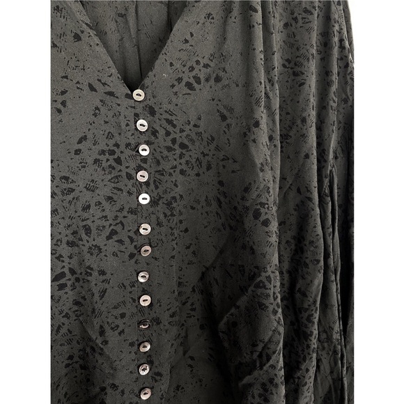 Z Supply Mazzy‎ Stamped Button Front Balloon Sleeve Blouse Top, Black - Size M - Picture 6 of 11